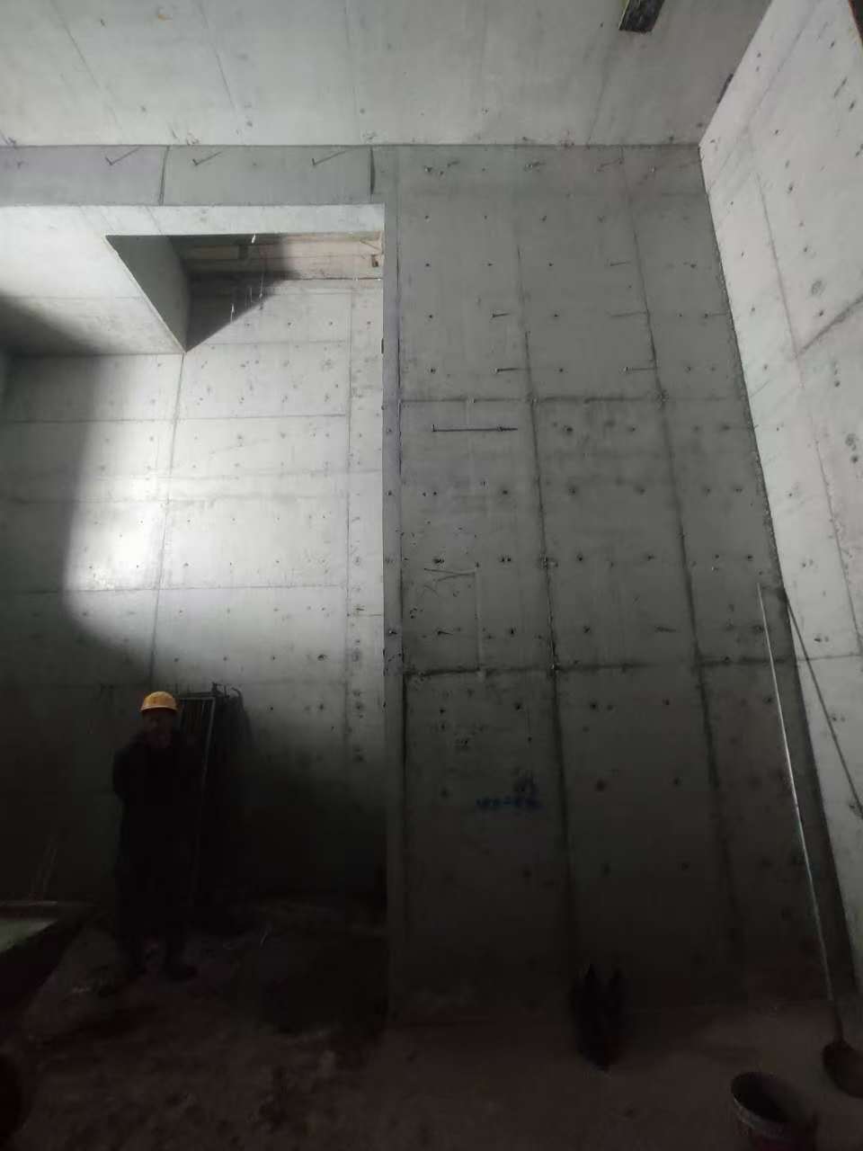 武邑墙上开槽钢筋断了有影响吗